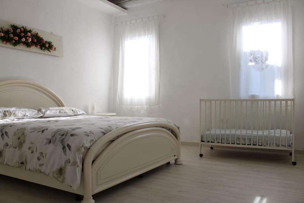 Apartment With Terrace In Chioggia'S Main Square Exterior photo
