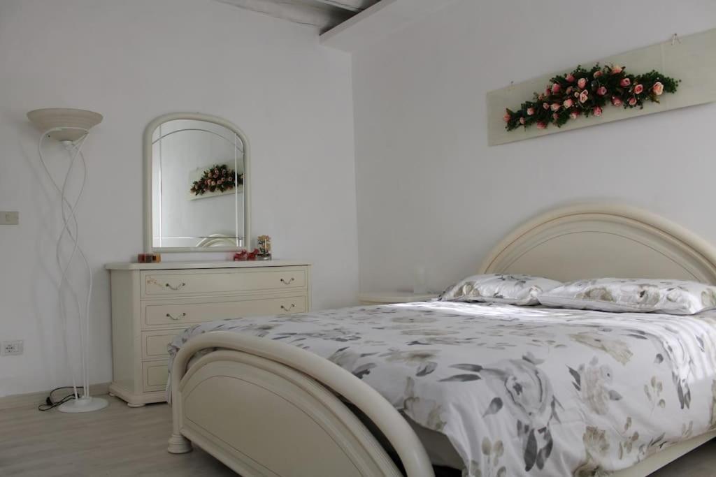 Apartment With Terrace In Chioggia'S Main Square Exterior photo